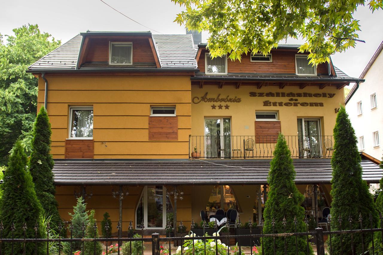 Ambrozia Szallashely Es Etterem Miskolc Dış mekan fotoğraf
