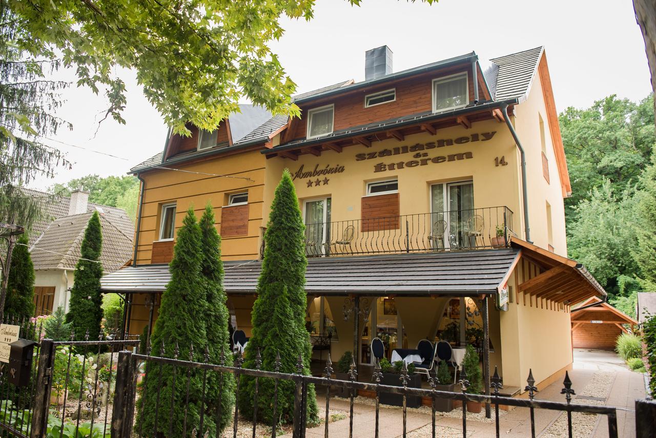 Ambrozia Szallashely Es Etterem Miskolc Dış mekan fotoğraf