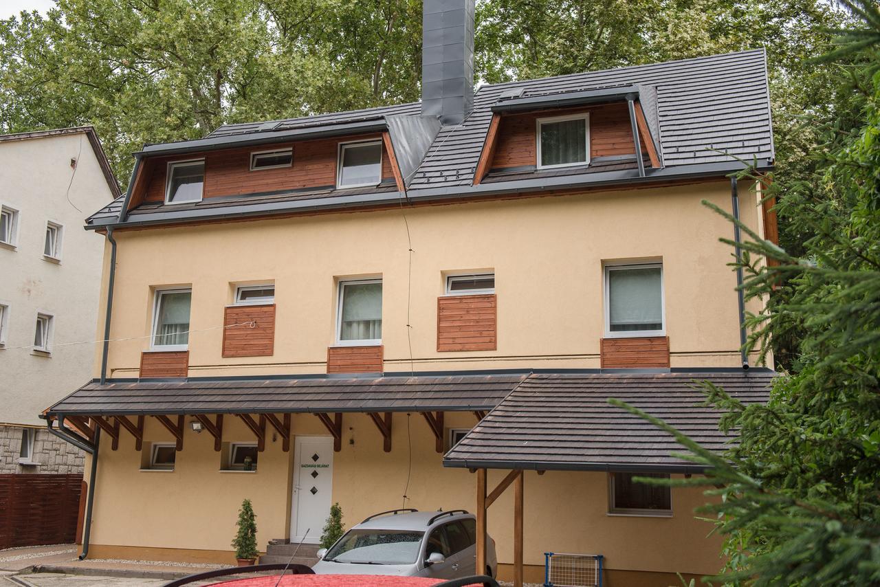 Ambrozia Szallashely Es Etterem Miskolc Dış mekan fotoğraf