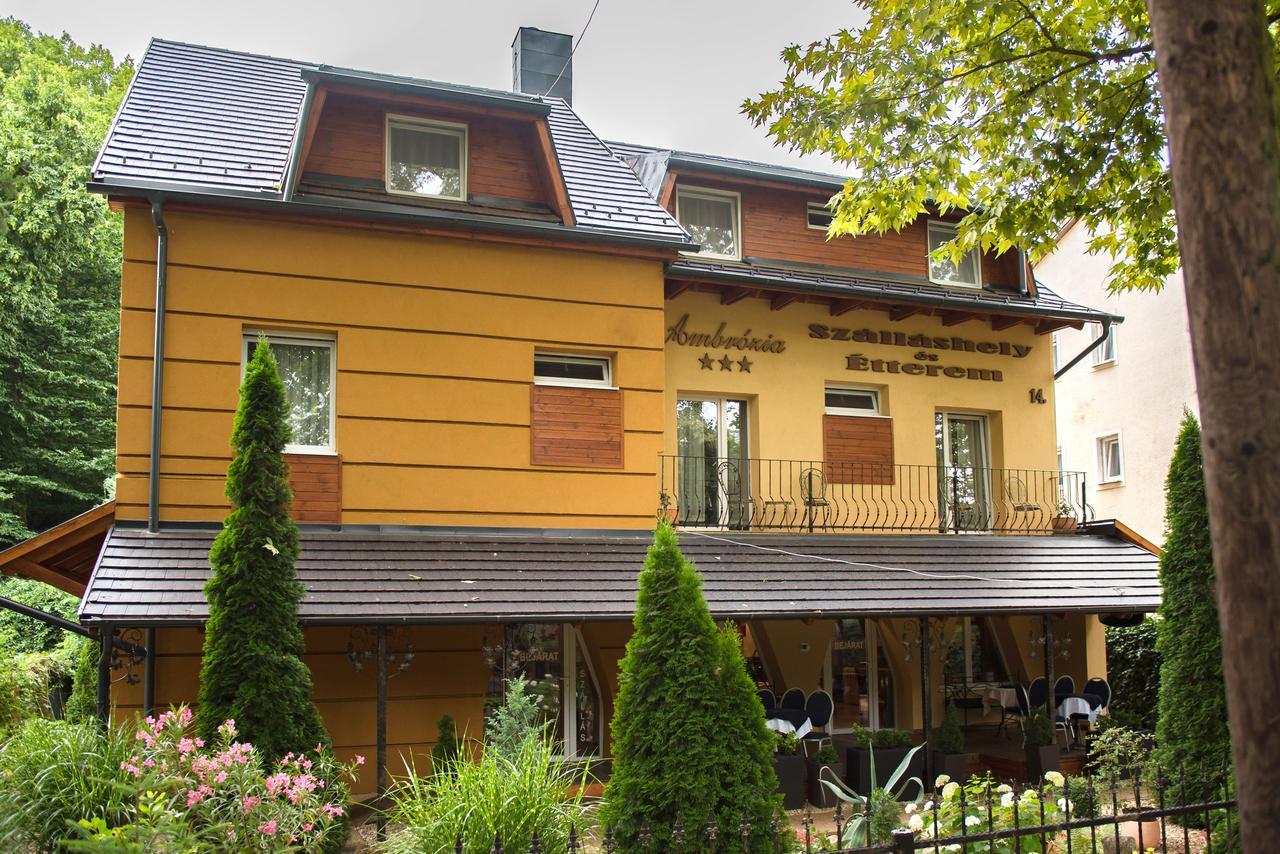 Ambrozia Szallashely Es Etterem Miskolc Dış mekan fotoğraf