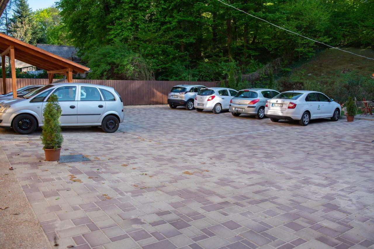 Ambrozia Szallashely Es Etterem Miskolc Dış mekan fotoğraf