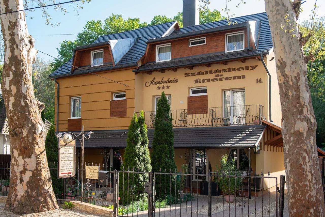 Ambrozia Szallashely Es Etterem Miskolc Dış mekan fotoğraf