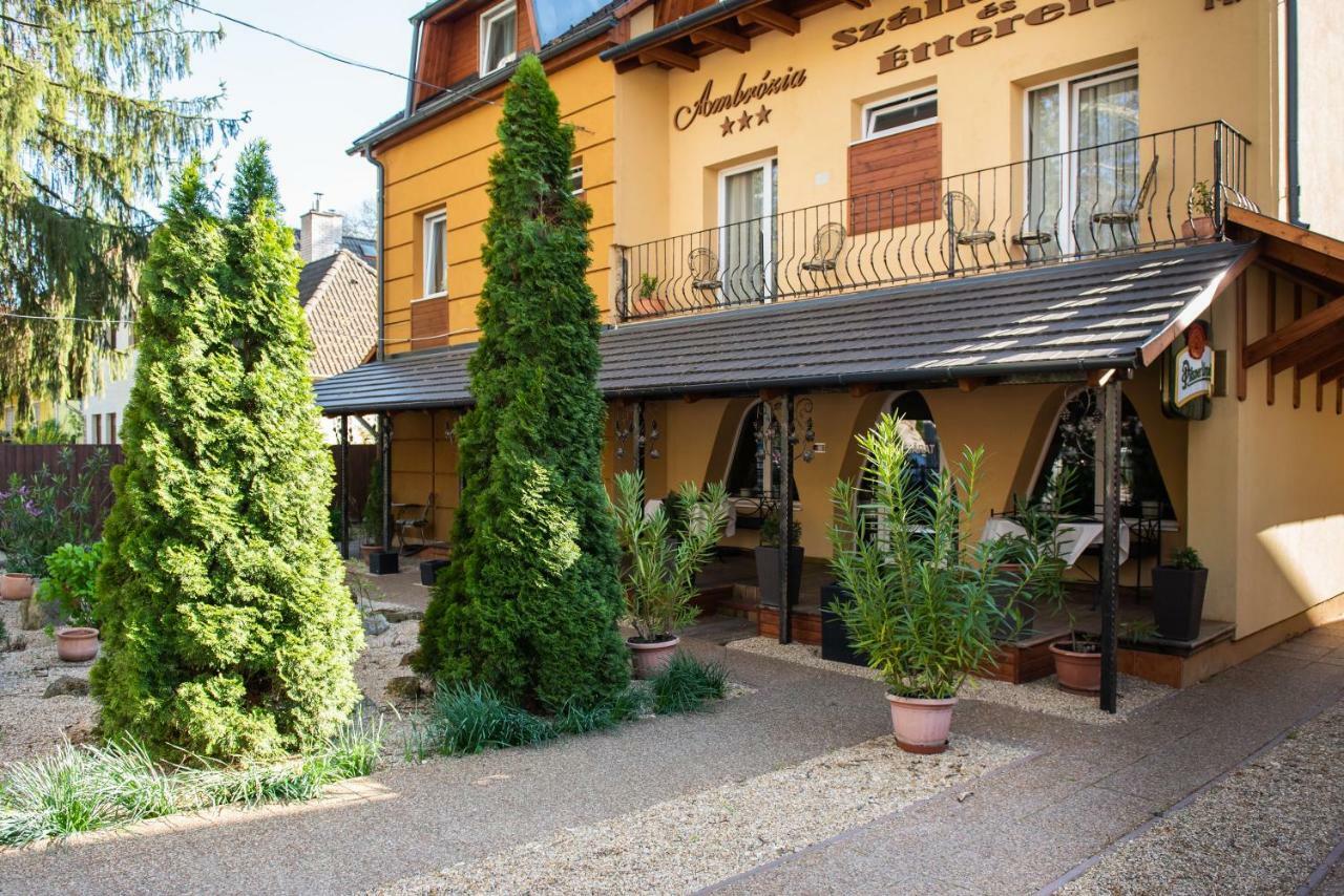 Ambrozia Szallashely Es Etterem Miskolc Dış mekan fotoğraf